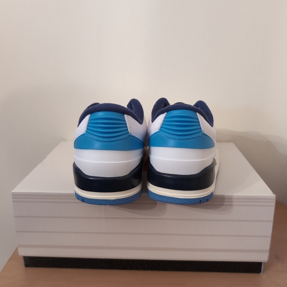 Nike Air Jordan 2/3 UNC - Picture 4 of 5